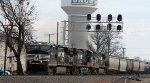 NS 9908 leads train 68K past the signals at Aycock